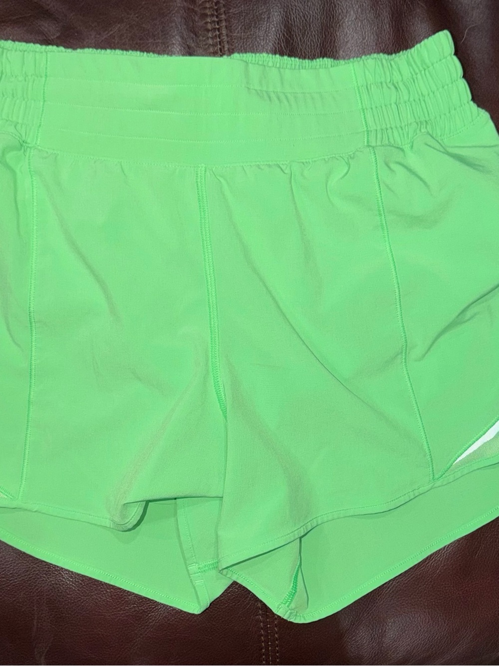 Lululemon Hotty Hot High-Rise 4” Shorts Size 8 Green